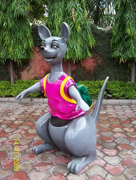 KANGAROO DUSTBIN